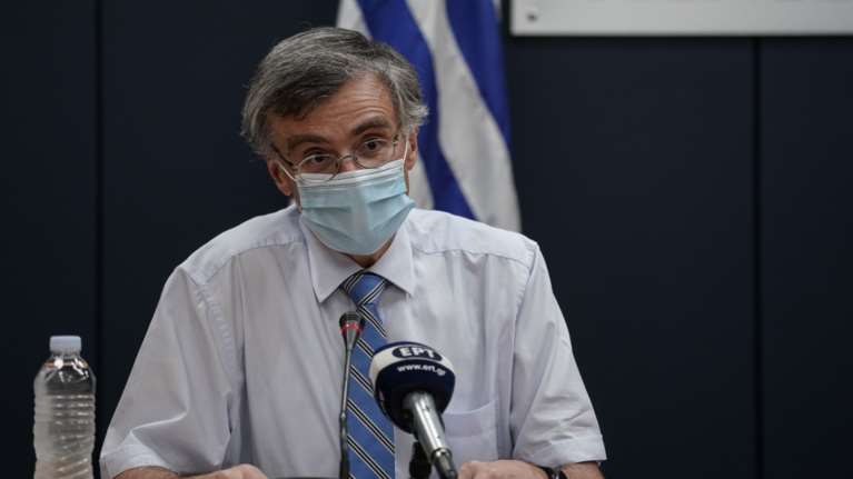 Κορονοϊός: Το έντονο ενδιαφέρον Τσιόδρα για μοναχό του Αγίου Όρους που διασωληνώθηκε