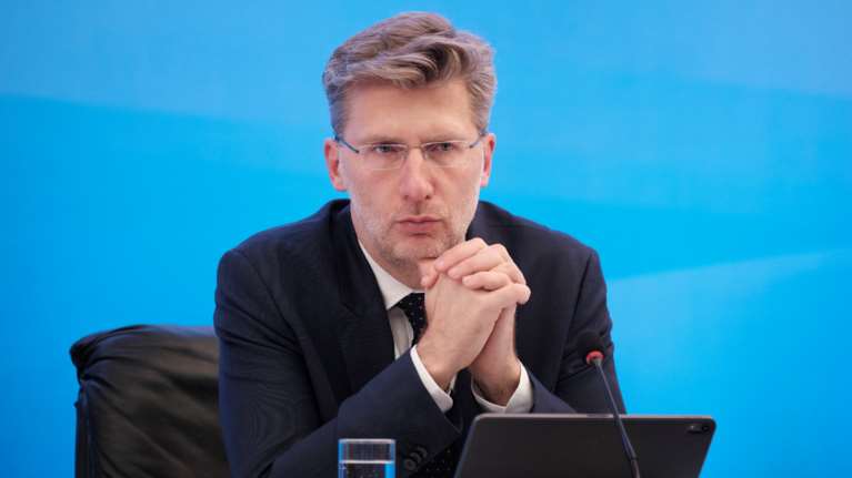 Σκέρτσος: Έχουμε να κάνουμε με μια πανδημία των ανεμβολίαστων - Κινδυνεύουν κυρίως οι άνω των 60 ετών