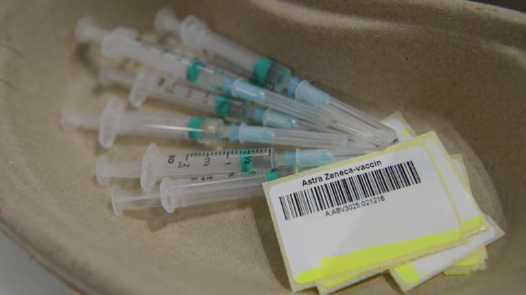 ΠΟΥ: &quot;Πράσινο φως&quot; στο εμβόλιο της AstraZeneca και σε χώρες όπου κυκλοφορεί η αφρικανική μετάλλαξη