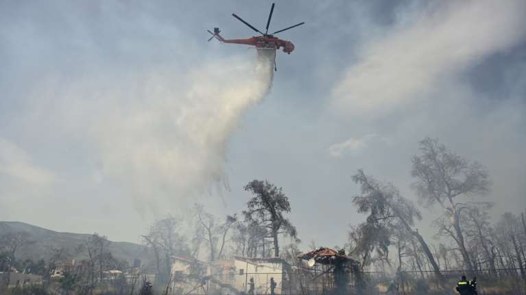 Πώς ένα drone της Πυροσβεστικής ενημέρωσε εγκαίρως για τη φωτιά στη Δροσοπηγή, κοντά στον Αγ. Στέφανο