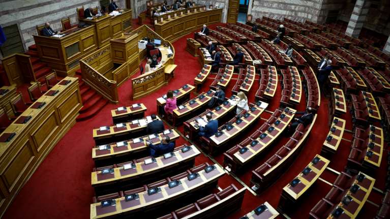 Στην Ολομέλεια της Βουλής το νομοσχέδιο για τη φαρμακευτική κάνναβη