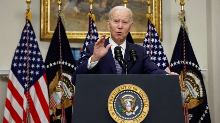 ΗΠΑ: &quot;Το τραπεζικό σύστημα είναι στέρεο, οι καταθέσεις θα διασφαλιστούν&quot;- Παρέμβαση Μπάιντεν μετά την κατάρρευση της SVB