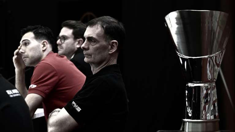 Ολυμπιακός: Απίστευτες ατάκες από Μπαρτζώκα-Σλούκα-&quot;Κάποιος από πίσω μού φώναζε να ξυπνήσω- Τι δώρο να θέλω; Γλυκά;&quot;