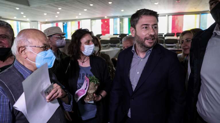 Δυναμική επιστροφή στο ΠΑΣΟΚ και τον πράσινο ήλιο με 170.000 ψηφοφόρους - Ανδρουλάκης: Συγκλονιστική η συμμετοχή