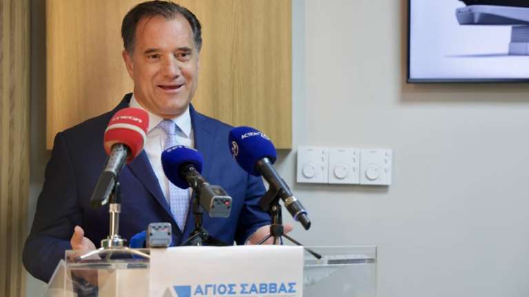 Εργαζόμενοι στον &quot;Άγιο Σάββα&quot; τα έβαλαν με τον Γεωργιάδη: &quot;Εμείς δεν είμαστε βολεμένοι, εσύ είσαι&quot; - Η αντίδρασή του