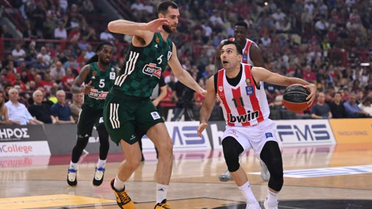 Basket League: Άνετη νίκη για τον Ολυμπιακό επί του Παναθηναϊκού με 75-52 - Έκανε εύκολα το 2-1 στη σειρά των τελικών