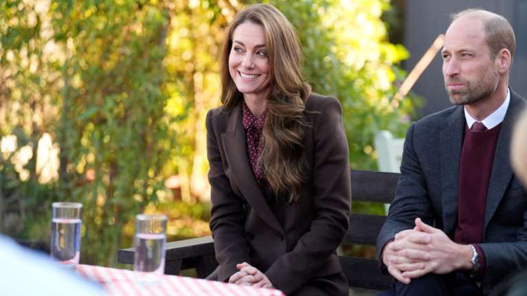 Στη νέα φωτογραφία της Κέιτ Μίντλετον όλοι μιλούν για το ίδιο πράγμα - Περήφανος σύζυγος ο πρίγκιπας Γουίλιαμ