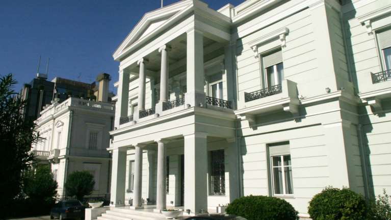Σκληρό μήνυμα ΥΠΕΞ σε Τουρκία: Να λογοδοτήσετε για το πώς έφτασε η ελληνική μειονότητα στα πρόθυρα εξαφάνισης