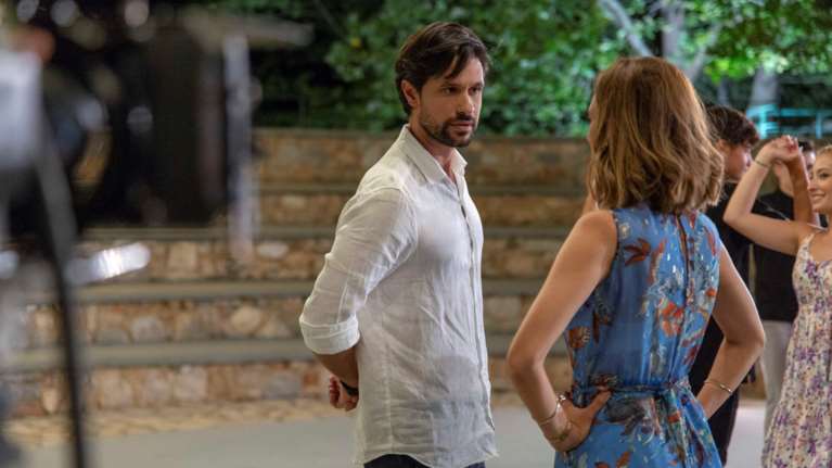 &quot;Σασμός&quot;: Τι θα γίνει με τη σειρά μετά την αποχώρηση του σκηνοθέτη - Η απάντηση του Alpha