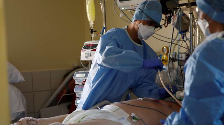 Κορονοϊός: Ισχυρό σοκ στη Γαλλία - 1.438 νεκροί σε ένα 24ωρο