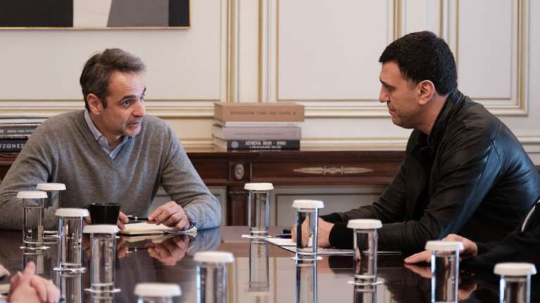 Σε επιφυλακή το Μαξίμου: Τηλεδιάσκεψη υπό τον Μητσοτάκη και στο βάθος... διάγγελμα