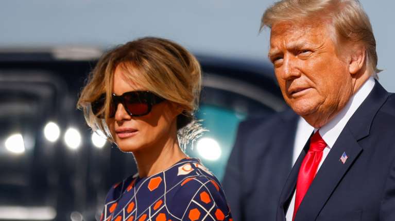 Πώς η Μελάνια Τραμπ σνόμπαρε αφόρητα τον Ντόναλντ- Ούτε λεπτό δίπλα του, κανένα χαμόγελο  [αποκαλυπτικό βίντεο]