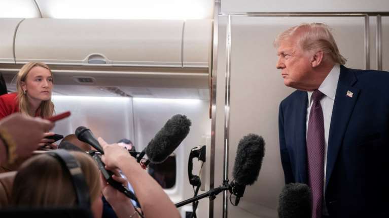 Τραμπ για Γροιλανδία: Η άμυνά τους βασίζεται σε... δύο έλκηθρα με σκύλους - Χρειαζόμαστε έναν τίτλο ιδιοκτησίας