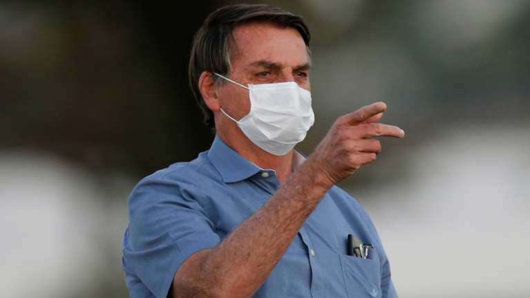 Κορονοϊός - Βραζιλία: Πιο δημοφιλής από ποτέ ο Μπολσονάρου παρά την εκατόμβη νεκρών - Νέα δημοσκόπηση