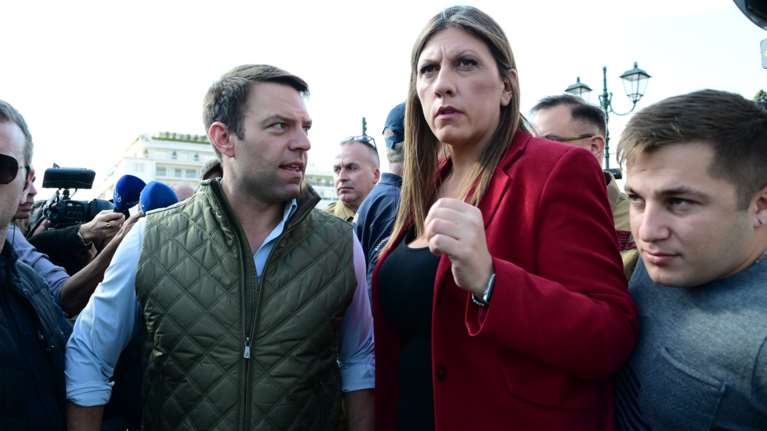 Τετ α τετ Κασσελάκη - Κωνσταντοπούλου στη συγκέντρωση των εποχικών πυροσβεστών στο Σύνταγμα [εικόνες-βίντεο]