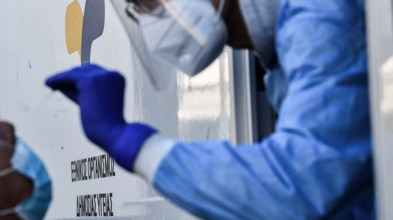 Ο κορονοϊός είναι εδώ: Εξαπλώνεται επικίνδυνα η &quot;Eris&quot; - Προβληματίζει τους επιστήμονες ο Σεπτέμβριος