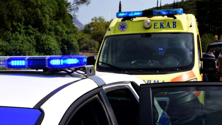 Ανείπωτη τραγωδία στις Σέρρες: Γλίτωσε από τροχαίο, έβγαλε τρίγωνο ασφαλείας αλλά παρασύρθηκε από διερχόμενο όχημα