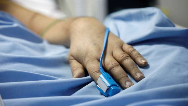 Εντατικολόγος Νοσοκομείου Σωτηρία: Υπάρχουν ασθενείς πάνω από 3 μήνες διασωληνωμένοι