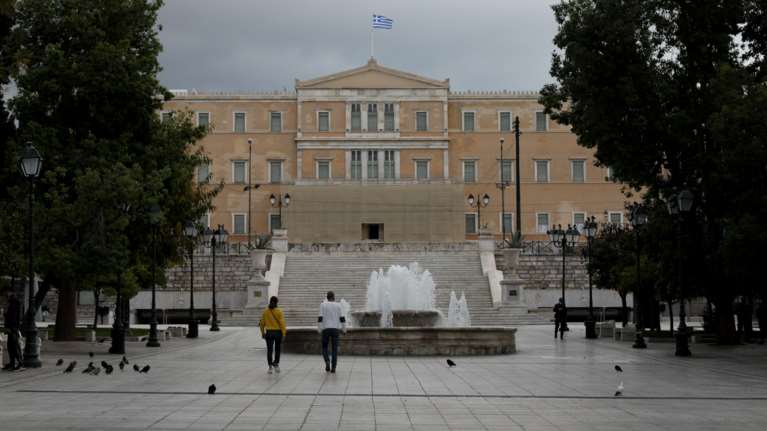 Σύνταγμα: 14 συλλήψεις αρνητών της μάσκας και του lockdown έκανε η ΕΛΑΣ