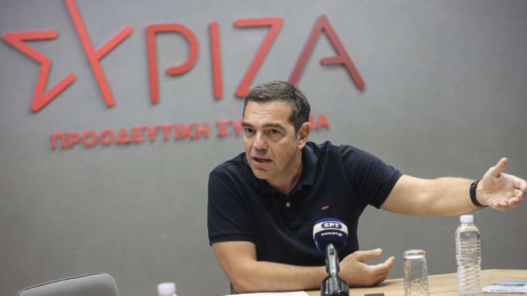 Τσίπρας για στεγαστική κρίση:  Αδρανής η κυβέρνηση στην έκρηξη ενοικίων - Επιχαίρει κι από πάνω για το ροντέο του Airbnb