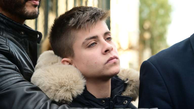 Καταρρέει ο πατριός της Μουρτζούκου: &quot;Το ψέμα της ότι τη βίασα μού έκανε τη ζωή δύσκολη, με διώχνουν από τη δουλειά&quot;