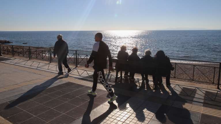 Καιρός: Έως τους 26 βαθμούς το θερμόμετρο - Με ηλιοφάνεια και χωρίς βροχές το τριήμερο της 28ης Οκτωβρίου