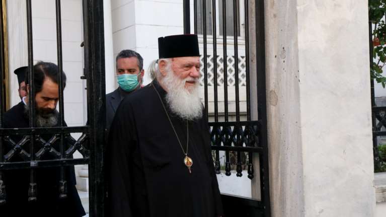 Αιχμές του γερμανικού Τύπου: Αντιφατική και υποκριτική η στάση της ελληνικής εκκλησίας στην πανδημία