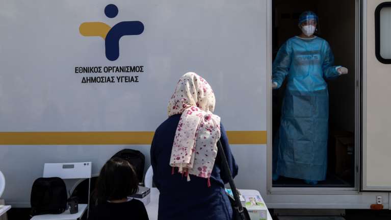 Κορονοϊός: Συναγερμός στην πλατεία Βικτωρίας - 19 νέα κρούσματα βρήκαν τα rapid τεστ