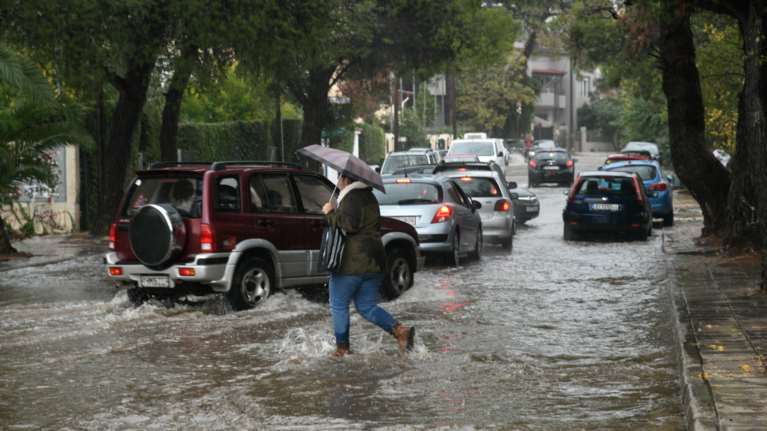 Χαλάει ο καιρός το απόγευμα: Έρχονται καταιγίδες - Θα πλήξουν και την Αττική
