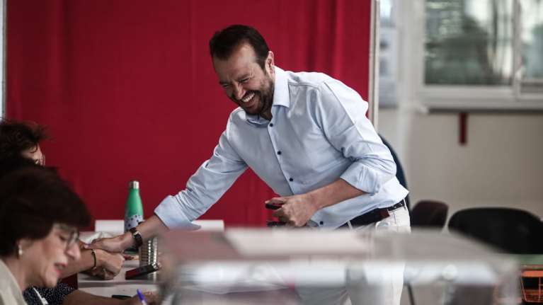 Ο Νίκος Παππάς αποκάλυψε τι σημαίνει το νέο του τατουάζ: Διάβασα αποκρουστικές ιστορίες, αλλά ιδού η έμπνευση [εικόνα]