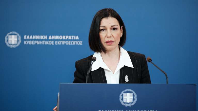 Αριστοτελία Πελώνη: Γιατί χαλαρώνουν τα μέτρα για το lockdown, αν και τα κρούσματα αυξάνονται