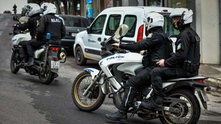 Εξαρθρώθηκε σπείρα που είχε ρημάξει τα σπίτια της Αττικής: Τρεις συλλήψεις για διαρρήξεις και κλοπές - Συνολική λεία 500.000€