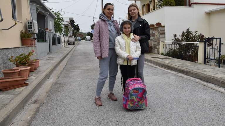 Άη Στράτης: Το νησί της εξορίας άνοιξε την αγκαλιά του για τρεις πρόσφυγες από την Ουκρανία