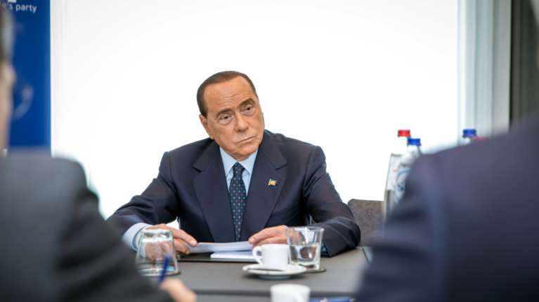 Μπερλουσκόνι: &quot;Μπορώ να μεσολαβήσω μαζί με Μέρκελ να μπει τέλος στον πόλεμο στην Ουκρανία&quot;