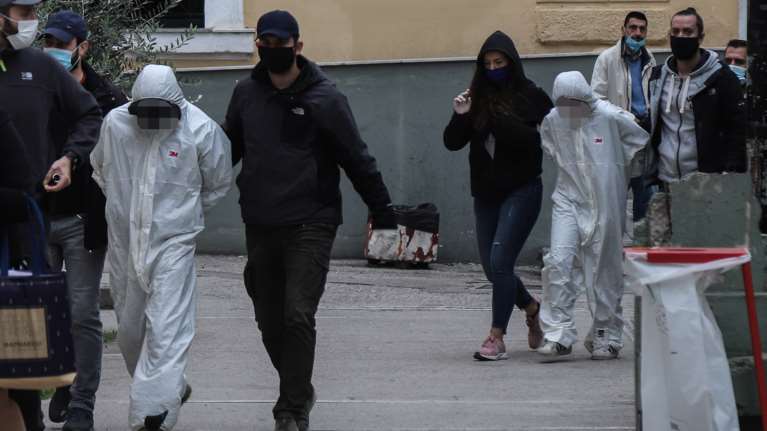 Εγκλημα στην Αγία Βαρβάρα: Προφυλακιστέοι η 15χρονη και ο 17χρονος φίλος της με σύμφωνη γνώμη Ανακρίτριας και Εισαγγελέα