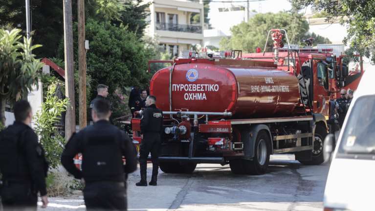 Τραγωδία στα Βριλήσσια: Ένας νεκρός από φωτιά σε μονοκατοικία