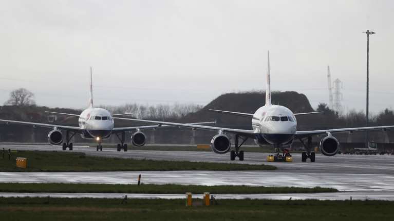 Κορονοϊός: Διέκοψε όλες τις πτήσεις της η eazyJet - Καθηλωμένα τα 330 αεροσκάφη της