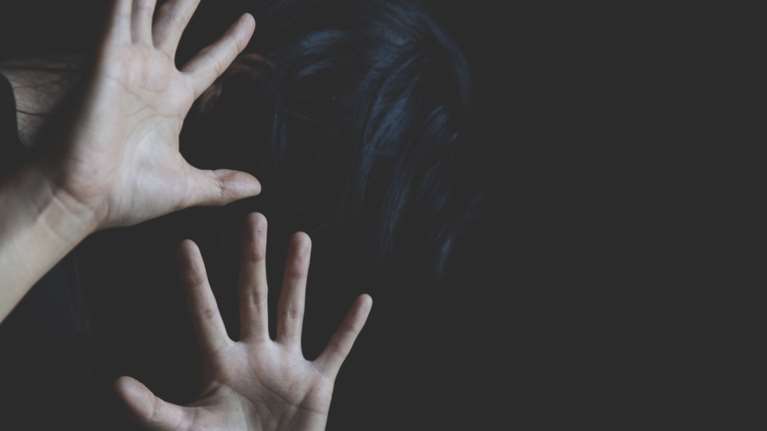 Ομαδικός βιασμός 14χρονης: Πώς η συνομιλία με άγνωστο στο TikTok κατέληξε σε εφιάλτη - Χωρίς να το ξέρουν οι γονείς της