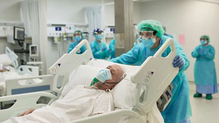 Γιατί είναι πιο επικίνδυνος ο κορονοϊός για όσους νοσούν δεύτερη φορά - Βλάβες σε όργανα και κίνδυνος νοσηλείας