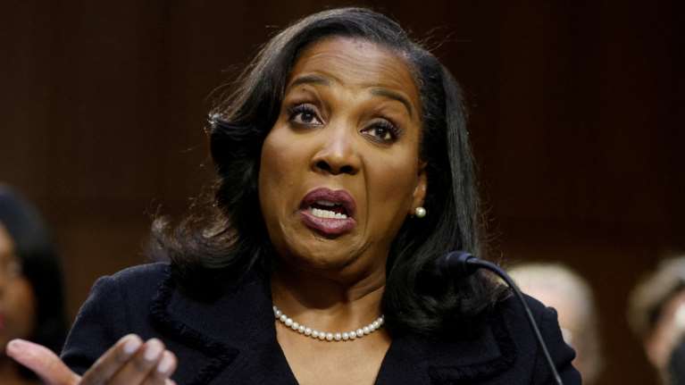 Ο Τραμπ απέπεμψε το μέλος του ΔΣ της FED, Λίζα Κουκ - "Δεν παραιτούμαι", απαντά η ίδια