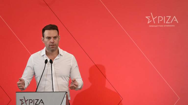 Γιατί ο ΣΥΡΙΖΑ ψηφίζει πρόθυμα το νομοσχέδιο για τα ομόφυλα ζευγάρια- Ορισμένοι έβρισκαν την πρόταση Κασσελάκη "τραβηγμένη"