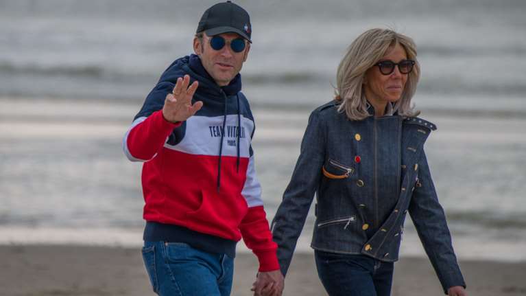 Γιατί η Μπριζίτ περίμενε... 10 χρόνια για να παντρευτεί τον Μακρόν: &quot;Σκεφτόμουν ότι θα ερωτευτεί μία της ηλικίας του&quot;