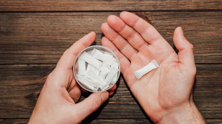 Τι είναι τα &quot;στικάκια&quot; νικοτίνης που χρησιμοποίησαν οι 3 μαθητές στο Ηράκλειο- Αισθάνθηκαν αδιαθεσία, σχεδόν λιποθύμησαν