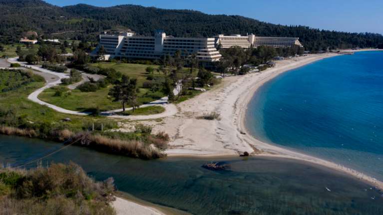 Κορονοϊός: Πρόστιμο και αυτόφωρο σε ξενοδόχο της Κεφαλονιάς που δεν τηρούσε τα μέτρα - Τον κατήγγειλε τουρίστας