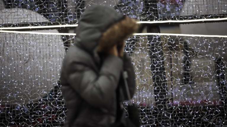 Καιρός: Τσουχτερό κρύο και χειμωνιάτικο σαββατοκύριακο - Πού θα χιονίσει και η παγωνιά που ήρθε για να... μείνει