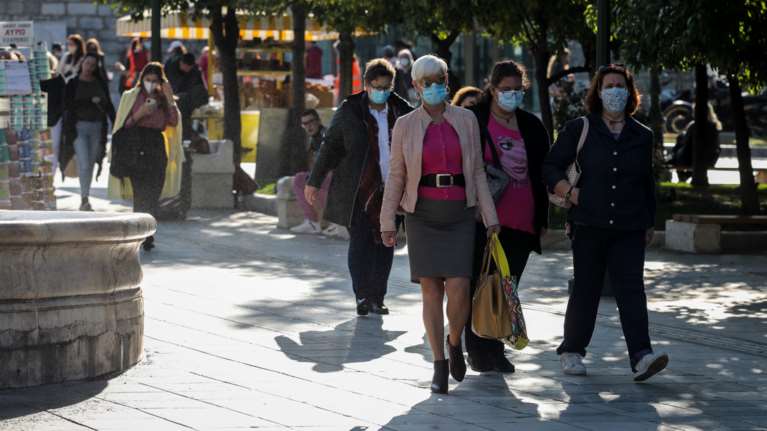 Κορονοϊός: Σαρώνει με 1.631 νέα κρούσματα την Αττική και 1.179 τη Θεσσαλονίκη - Στο &quot;κόκκινο&quot; άλλες 16 περιοχές