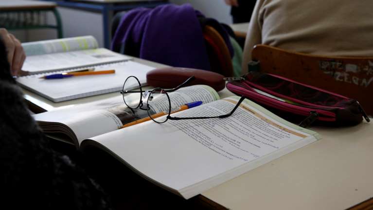 Τι αλλάζει στα σχολεία: Έρχονται πολλαπλά βιβλία, αγγλικά στο Νηπιαγωγείο και μαθήματα ρομποτικής