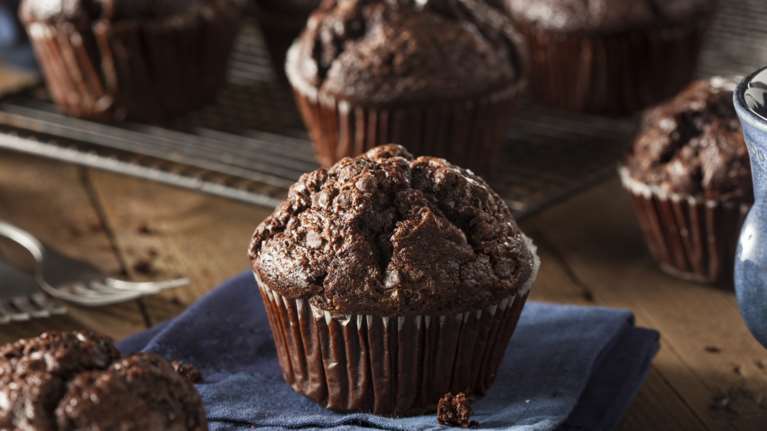 Σοκολατένια μάφιν με τρία υλικά - Πεντανόστιμα κεράσματα, έτοιμα σε λίγα λεπτά