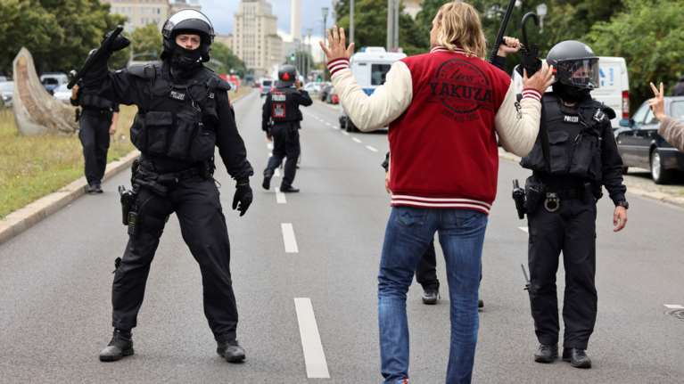 Γερμανία: Νέες διαδηλώσεις κατά των εμβολίων και των περιοριστικών μέτρων για τον κορονοϊό