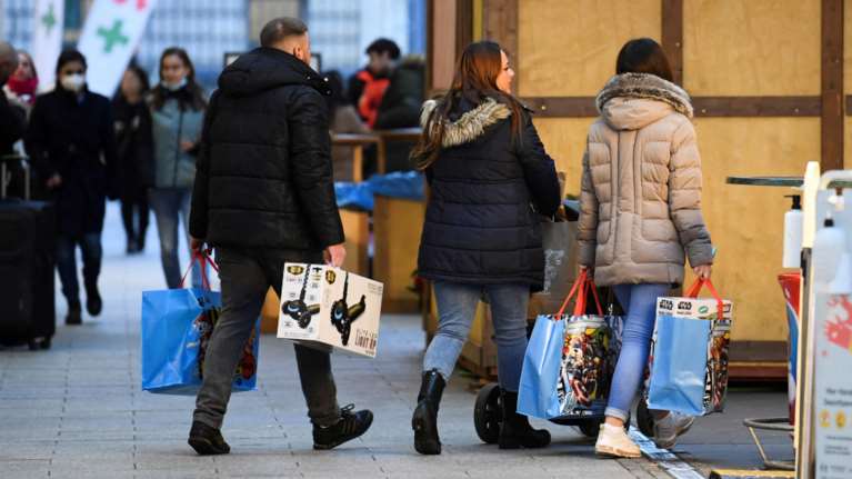 Γερμανία: Περίπου 100 άτομα την ημέρα υποβάλλουν αίτηση αλλαγής φύλου και ονόματος μετά την εφαρμογή του νέου νόμου